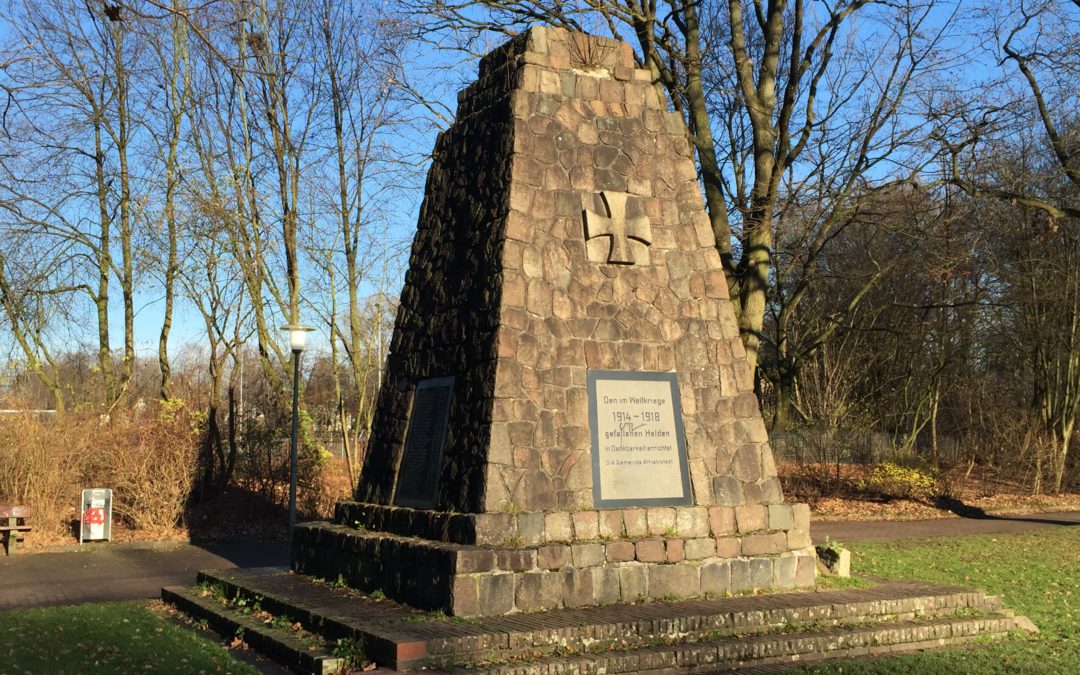 Marodes Denkmal am Altrahlstedter Stieg wird restauriert