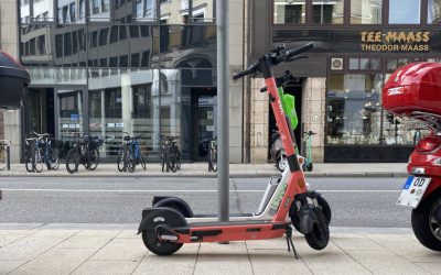 Aus dem Weg: Rot-Grün fordert kommunale Regelungskompetenz für E-Scooter